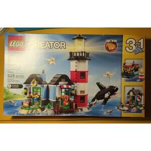 NIB LEGO Creator Lighthouse Point Light UP Brick (31051) Retired Factory Sealed